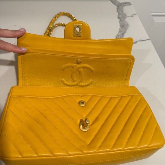 Chanel Yellow Lambskin Medium Classic Double Flap Shoulder Bag 10884668 - Picture 11 of 16